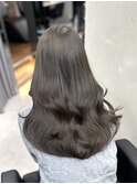 オフィスでも浮かないオシャレなダークカラー♪