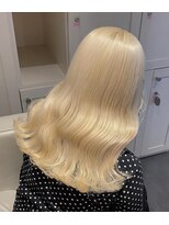 ベレーザ 渋谷(BELEZA)&nbsp;16531抜きっぱなしブロンドハッシュカットホワイトブロンド