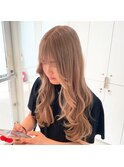【ミルクティーベージュ】やわらかハイトーン×ゆる巻きロング