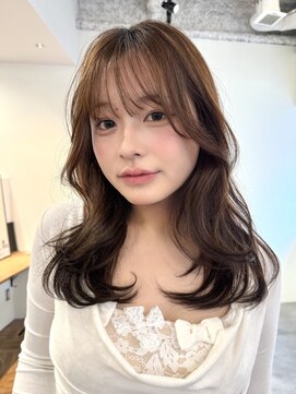 マルケ ドゥ マッシュ(MaruQuee de mashu) ミディアムレイヤー/ハッシュカット/ダークグレー/透明感カラー