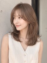 ノア(NOA)&nbsp;【NOA】小顔見せが叶うくびれミディアムレイヤーブラウンカラー