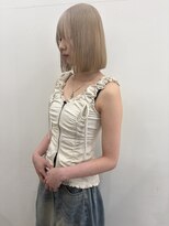 ロックス バイ マグ 松本(rocks BY MAG)&nbsp;ハイトーンホワイトブロンド×韓国風切りっぱなし小顔ボブ