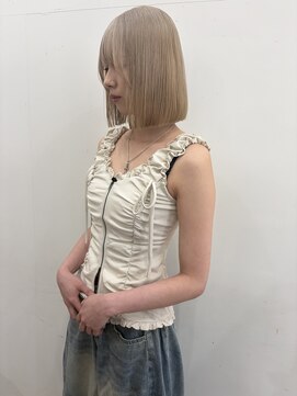 ロックス バイ マグ 松本(rocks BY MAG) ハイトーンホワイトブロンド×韓国風切りっぱなし小顔ボブ