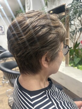 コレットヘアー ザモリオカ(Colette HAIR the MORIOKA) 細かく入れたハイライトのグレージュカラー