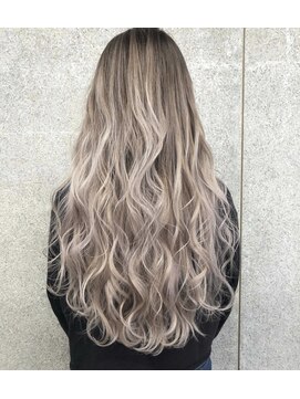 ラピス 名古屋 栄店(Lapis) 【Lapis 名古屋 2号店】whity white