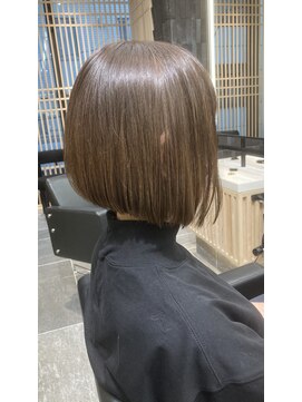 ラテ 渋谷(LATTE) 前下がり ボブ ショート ボブ