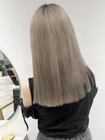 ラミエバイメルト 下北沢(lamie by melt)&nbsp;ミルクティーベージュ ぷつっとカット ブリーチ【村上慶登】