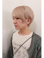 ケアブリーチホワイトベージュメンズ丸みショートレイヤーボブ