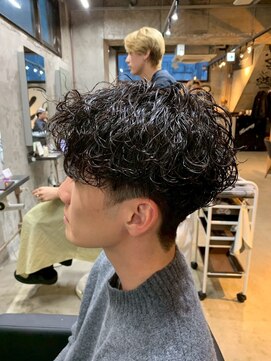 カーニー 北千住(kearny) メンズカットパーマ/ニュアンスパーマ/フェザーパーマ[北千住]