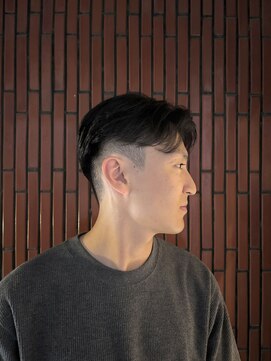 オスマン 御茶ノ水神保町店(Osmann) フェザーパーマグレーブルーカラー刈り上げショートバング