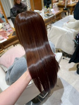 スペックホルダーミミ(Spec Holder mimi) 鏡面ストレート×美髪ロング