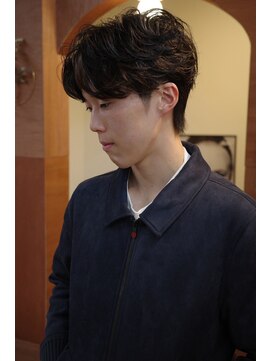 エディ(Edy) センターパートマッシュニュアンスパーマ韓国ヘアカルマヘア