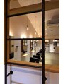 ブロス ザ ヘアー(bros.THE HAIR) 広々とした店内♪