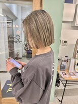 ヒビヲ 横浜西口店(HIBIO) 横浜ボブケアブリーチダブルカラータッセルボブ切りっぱなしボブ