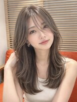 オアシスアヴェダ ザ・ペニンシュラ東京(OASIS AVEDA)&nbsp;大人セミロングレイヤー・前髪カット・艶髪・グレージュ30代