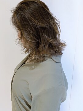 コルソ ケーツー 梅田 茶屋町(corso k-two) 《パールベージュ》ハイライトたっぷり立体感カラーで動きを☆