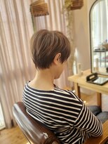ヘアスペース リズム グリーン(Hair space Rizm green)&nbsp;ハイライトを大胆にいれたベリーショート