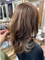 セミディくびれヘア（マッシュくびれヘアメルティカラー