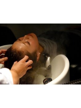 日頃の疲れを癒す《LITHIUM》のヘッドスパ★状態・ご要望に合わせて２種類からお選び頂けます！