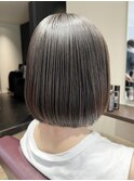 20代30代40代切りっぱなしアッシュグレージュ肩ライン耳掛け