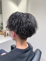 コウ(Koh)&nbsp;センターパート/ツイストパーマ