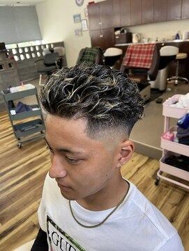 スウェル 千葉店(Swell) ＊men'sハイライト×フェード×極道パーマ [千葉]