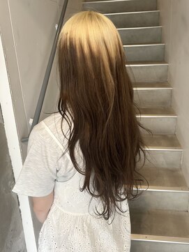 アイリー 名古屋(A/LEE) ルーツカラー