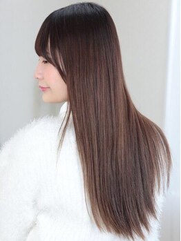  デイジー(DAISY)の写真/“真っ直ぐすぎず、自然な仕上がり”で、つい触れたくなる艶感溢れる髪質へ！理想のスタイルへの第一歩に＊