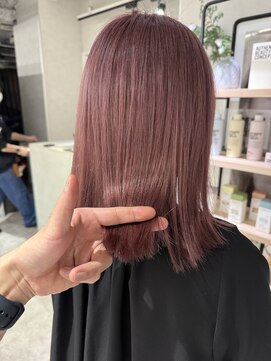 キートス(Kiitos) ピンクベージュ艶髪カラー暖色カラー