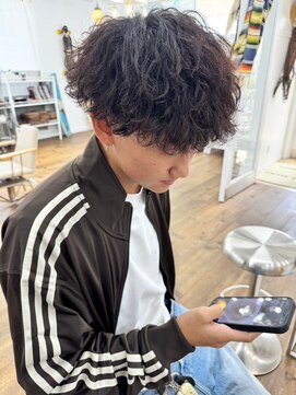 ユイマァルスロウ(YUIMARL SLOW) ”波巻きパーマ“