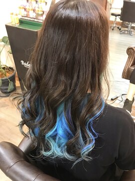 アティック(attic) ミディアム/ロング/レイヤーカット/ケアブリーチ/インナーカラー