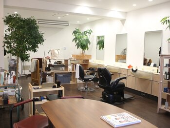 ササ(SASA)の写真/【巻駅徒歩9分】 仕事も遊びも全力な大人男性へ。清潔感あふれるスタイルをご提案します！