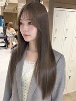 ヴィヴィッド オモテサンドウ(ViViD omotesando)&nbsp;レイヤーカット ベージュ 20代 顔周りカット
