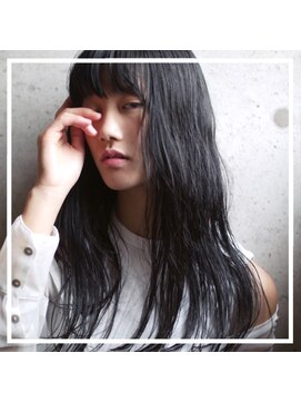 スープル(SOUPLE.) モードテイストな黒髮ロング