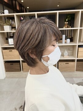 ベルム(Belme) 白髪ぼかしハイライトペールベージュ/用賀