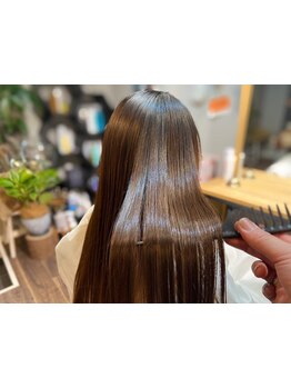 【香里園】オーナースタイリストが厳選した髪質改善トリートメントによって,内部から健康的なうる艶髪へ◇