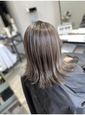 色落ちしても可愛いハイライト/赤みのないグレージュ×髪質改善