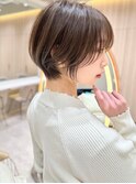 美しい毛流れと顔まわりで魅力する大人の色気ショート