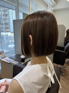 ジエクト ヴィシア(The Ect VIXIA) 地毛風ストレート まとまるボブ 縮毛矯正