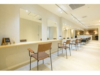 Lily. 北千住 美容院 髪質改善 トリートメント カラー 【リリィ】