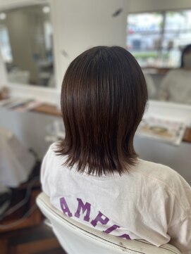 ヘアーアンドメイクアップモパ 外ハネボブ