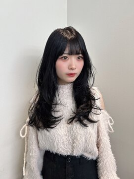 ユエン(uyen) 透明感黒髪ハッシュカット