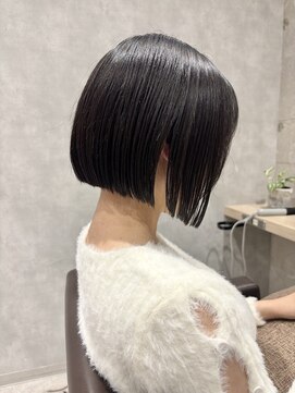 トマト(TOMTO) 【RYOHEI】切りっぱなしボブ_似合わせカット_髪質改善ストレート