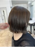 オリーブベージュ透明感カラーボブぱつっとボブくびれボブ