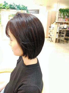 美容室 ジョイフル&well1. 切りっぱなしボブ