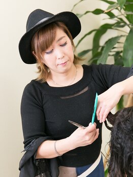 ヘアーメイク ビーエスケーピー(hair make B.S.K.P)の写真/いつまでも綺麗でいたい大人女性に…明るめのグレイカラーもお任せ♪髪や頭皮に優しい和漢カラーもあります