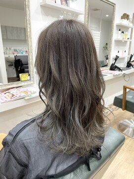 アクルヘアーバイテソロ(AKUR hair by tesoro) ミックスハイライト