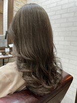 ハサミバイアトリエナガノ 千葉(8sami by atelier nagano)&nbsp;ショートボブ/センターパート/ツヤ髪/グラデーション/イヤリング