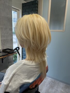 リースリー(Re.3 connecting beauty) 個性派ウルフ × 抜きっぱなしブロンド