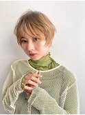 デザインカラー周りと差がつくハイトーンマッシュショート